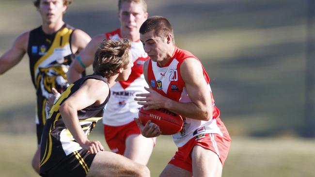 Oliver Davis in action for Clarence in the TSL. Picture: Zak Simmonds