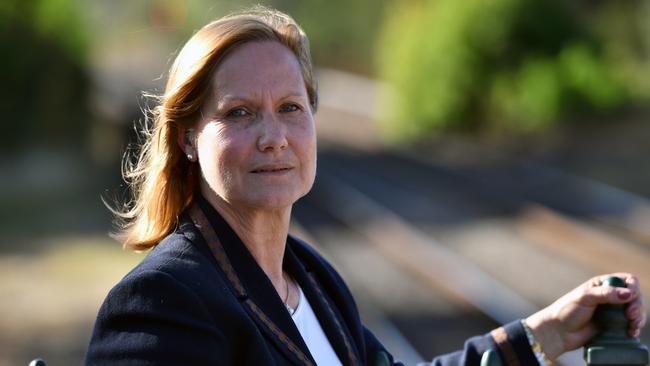 Independent Judith Hannan called for the volunteer to be taken off pre-polling. Picture: AAP