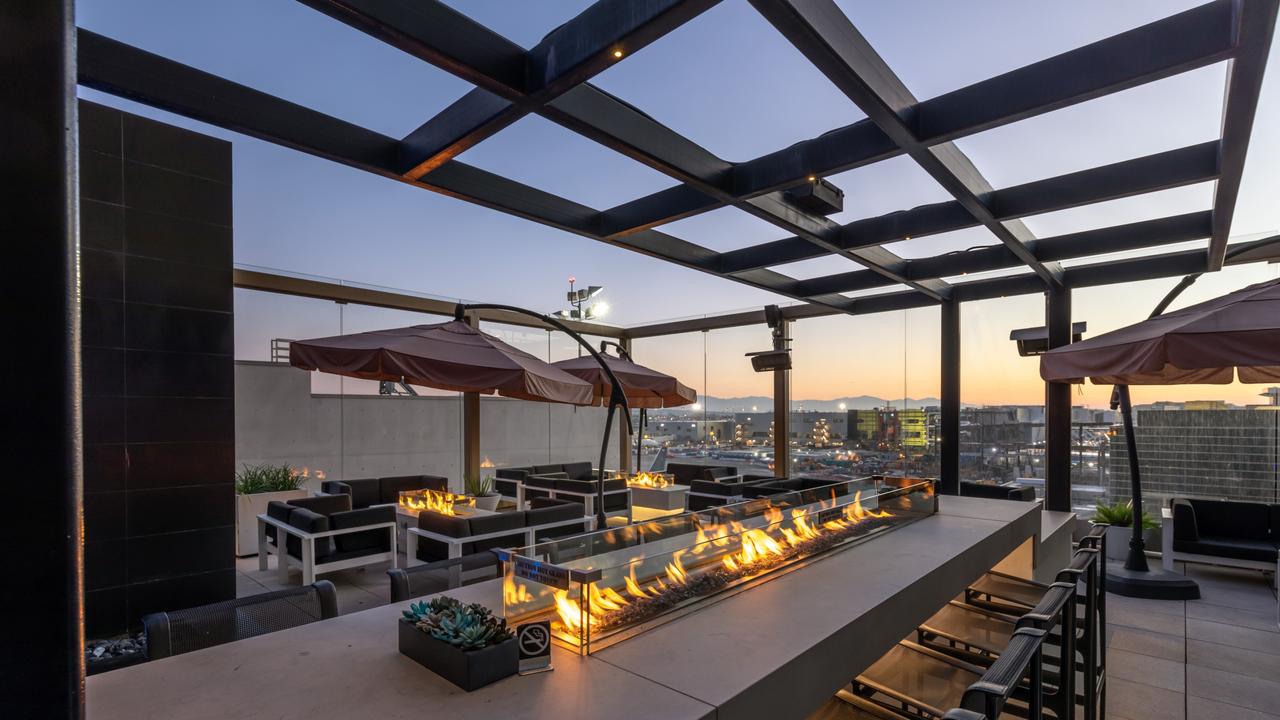 How to survive a LAX layover for $117