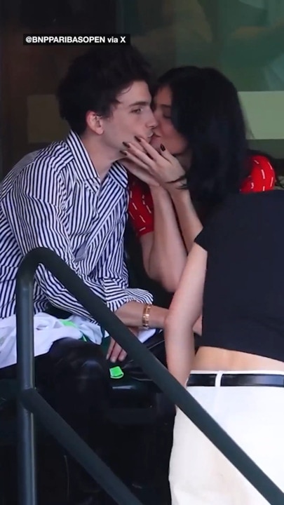 Kylie and Timothee's awkward public PDA