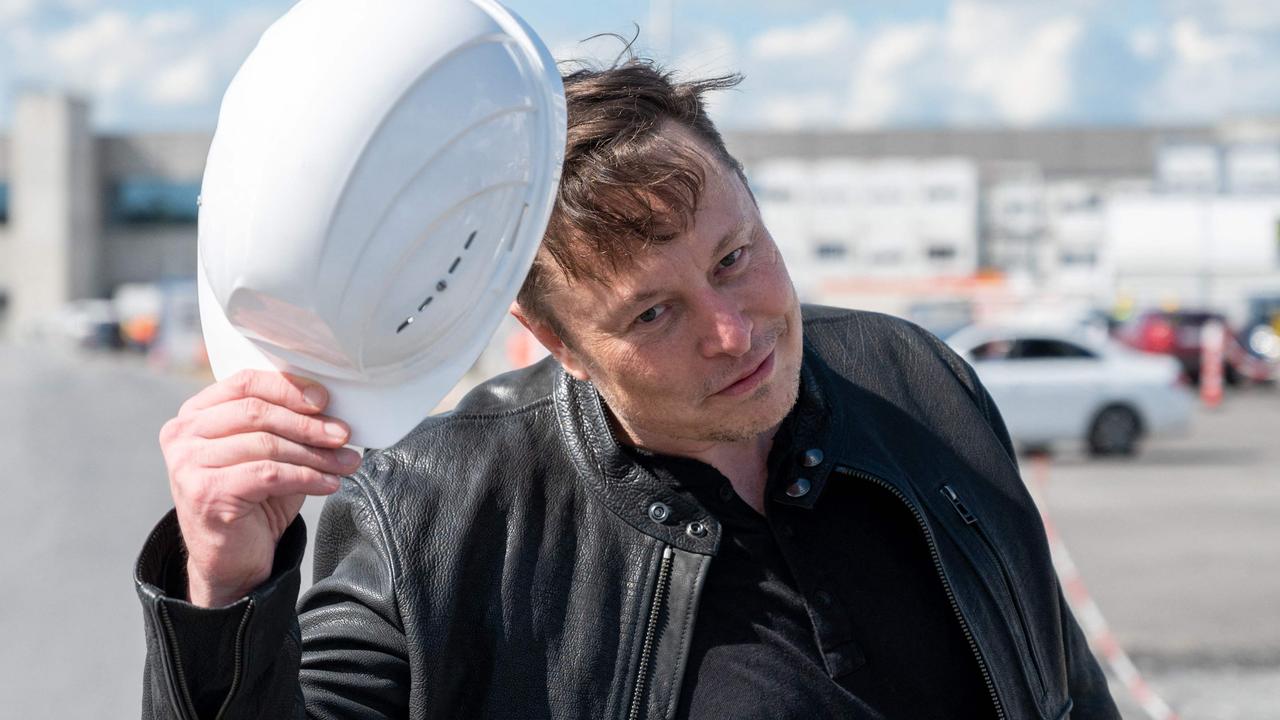Elon Musk kpi z Rosyjskiej Agencji Kosmicznej za obrazę miotły