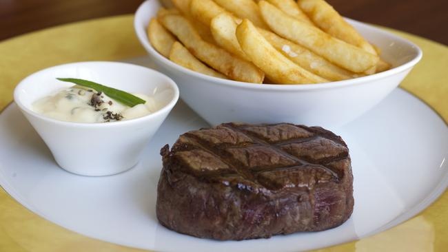 Le charm eye fillet with bearnaise at L'Hotel Gitan. Picture: Sarah Matray.