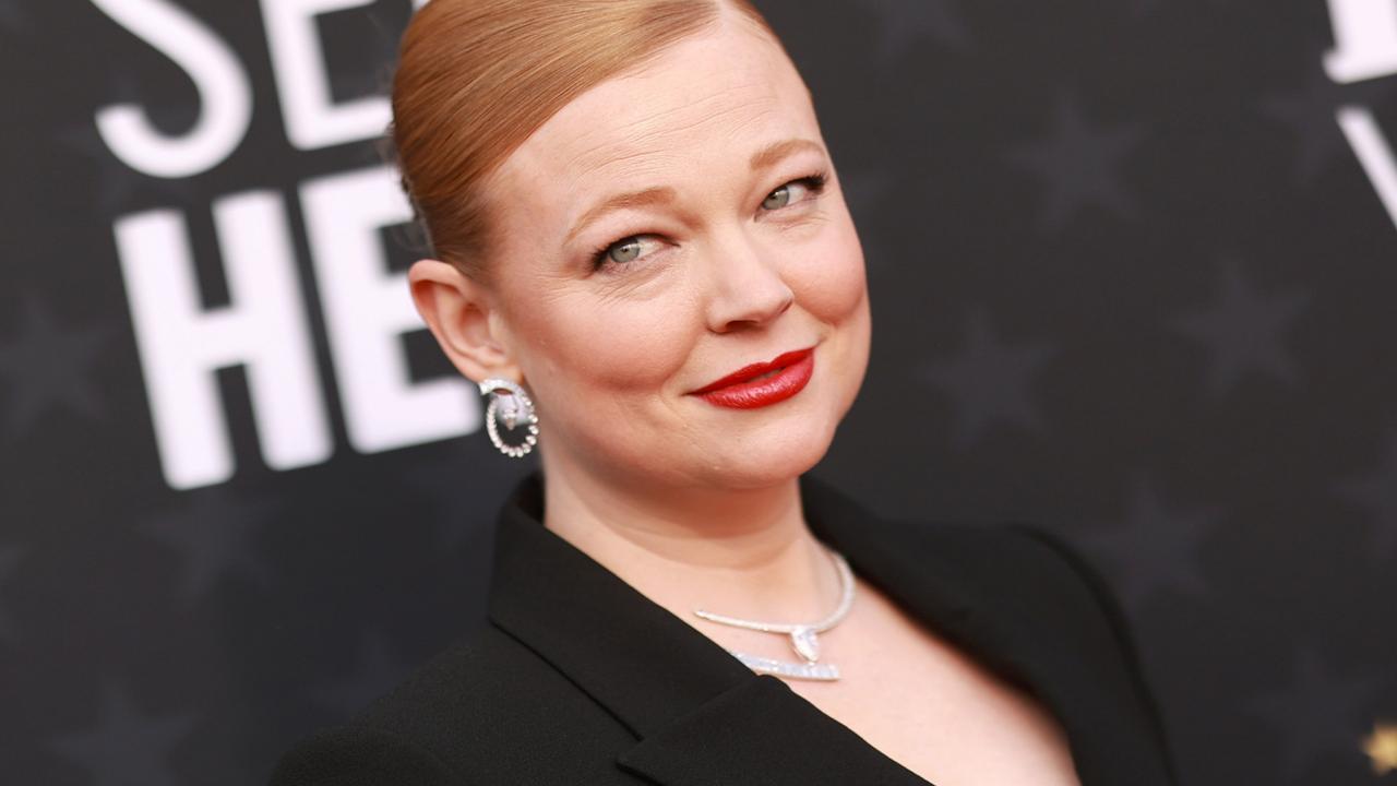 Succession star Sarah Snook revealed how she was body-shamed as a young ...