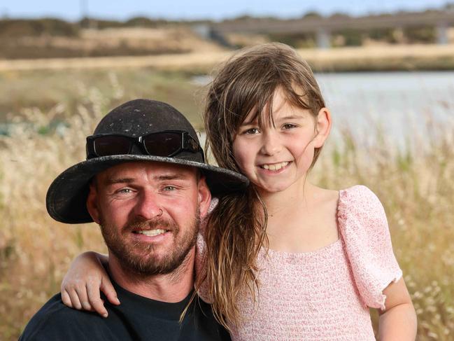 NEWS ADVHarley  Brook and daughter Indigo 8 at Onkaparinga River Wetlands. Image/Russell Millard Photography