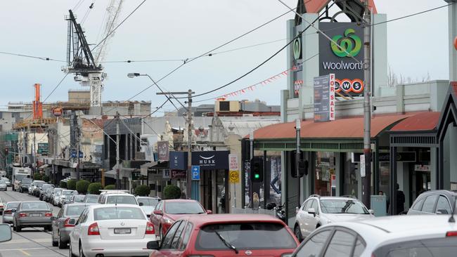 Woolworths in Toorak, Victoria, will lose its single use free plastic bags from Wednesday.