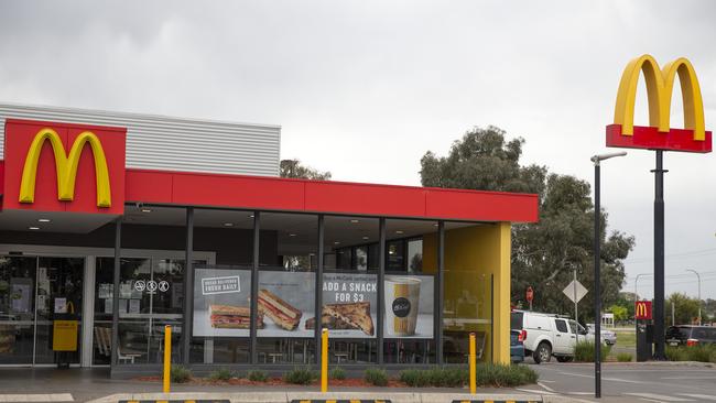 The McDonald’s on Numurkah Rd in Shepparton North is one of the 260 Victorian restaurants that will be conducting five-minute job interviews. Picture: NCA NewsWire / Sarah Matray