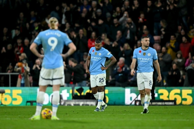 Man City suffer first league loss since December, Arsenal crash as Liverpool go top