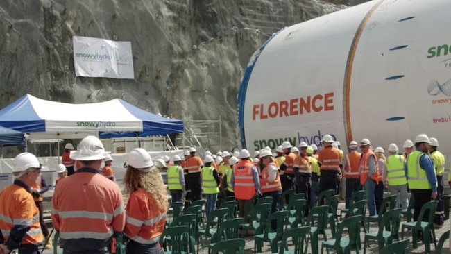 The federal government’s Snowy Hydro 2.0 project continues to face delays, months after a sinkhole and a gas leak caused operational difficulties.