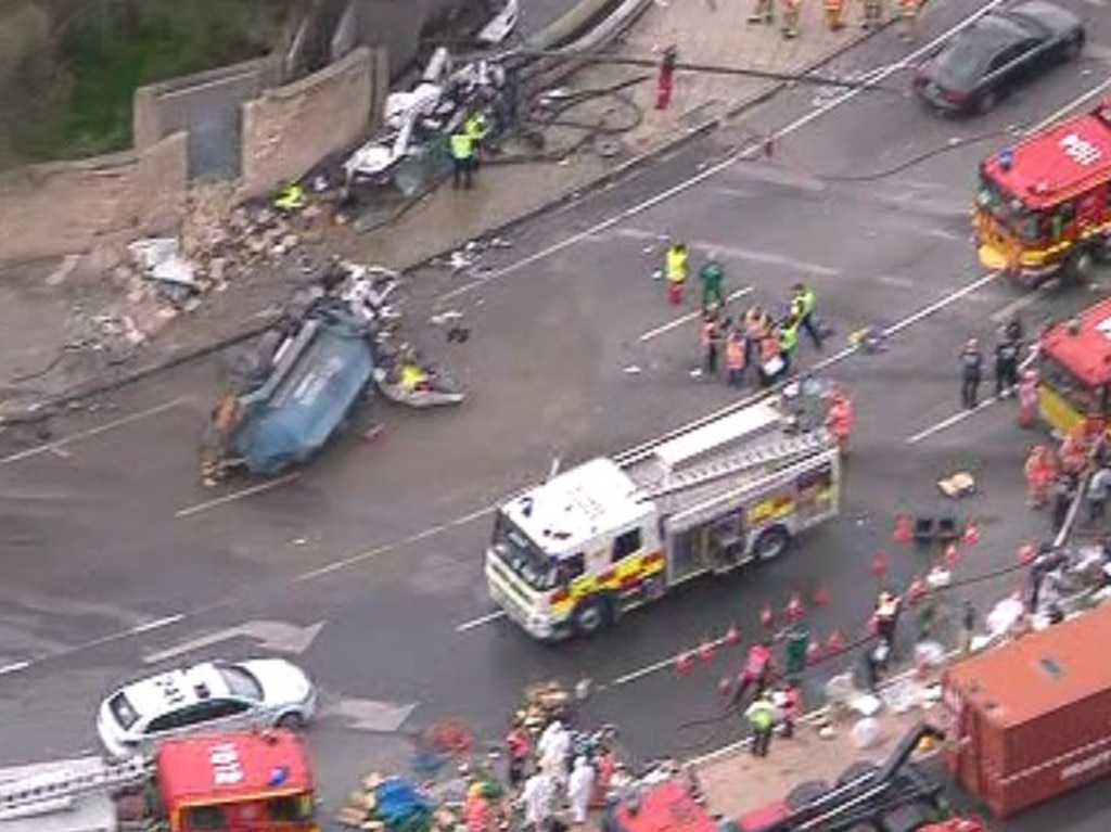 An aerial shot of the horror truck smash at the bottom of the freeway. Picture: Ten Eyewitness News chopper