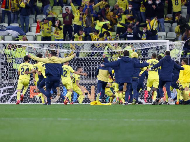 The Villarreal players went berserk.