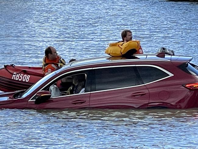 A car has been driven straight into Lake Weeroona, Bendigo. Picture: Gianni Francis