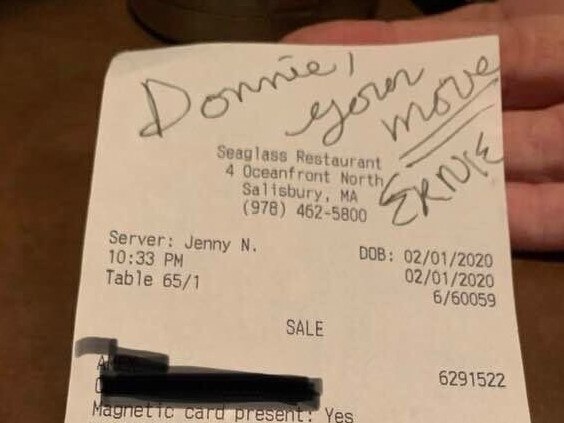 The receipt the waitress received left her 'shaking'.