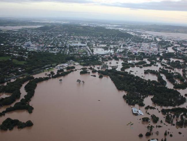 Cyclone Debbie: Flooded Lismore shows in aerial images | Daily Telegraph