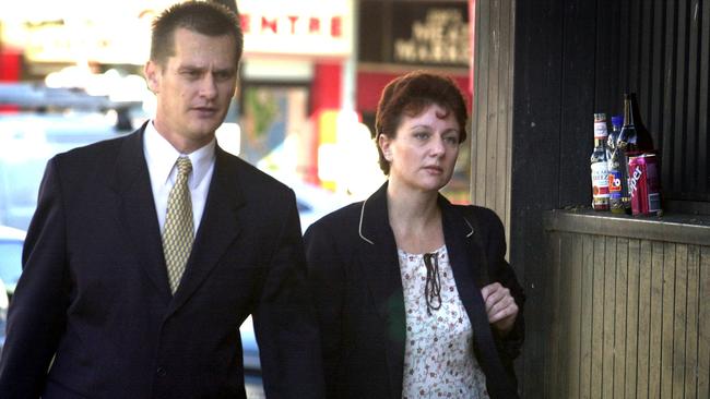 Kathleen Folbigg arrives at Darlinghurst Court 19-05-03 Photo:Alan Pryke