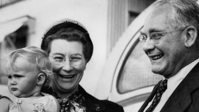 Lady Phyllis and Sir Raphael Cilento in Brisbane in 1949. Picture: State Library of Queensland.