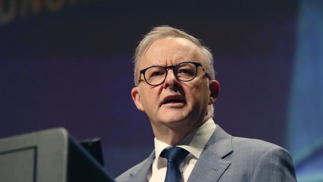 MELBOURNE, AUSTRALIA - NewsWire Photos, NOVEMBER 21, 2022. The Prime Minister, Anthony Albanese,  delivers a speech at the International Trade Union Confederation World Congress in Melbourne. Picture: NCA NewsWire / David Crosling