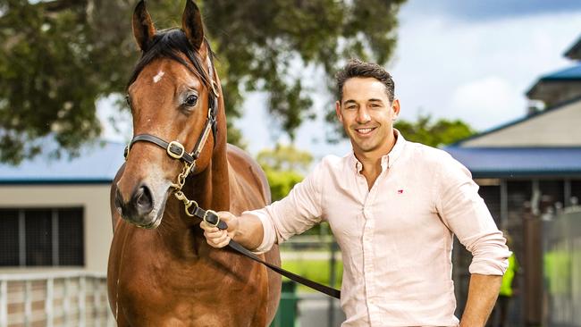 Billy Slater with Lot 322 bay colt sold by Segenhoe by English Super, Sire Kingman.