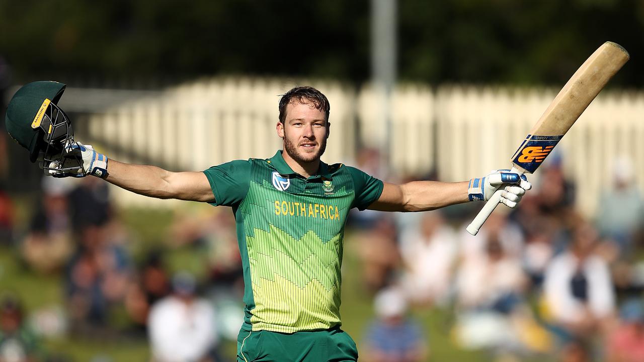 South African slugger David Miller has joined Hobart Hurricanes.