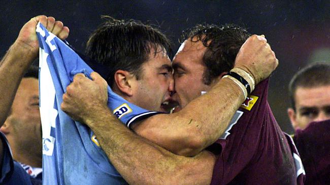 (L-R) Terry Hill and Gorden Tallis go head-to-head in Origin.