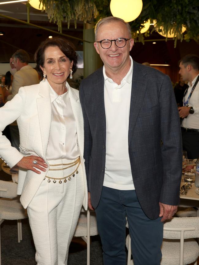 Virgin Australia CEO Jayne Hrdlicka with Prime Minister Anthony Albanese at the Australian Open. Picture: Tennis Australia/Fiona Hamilton.