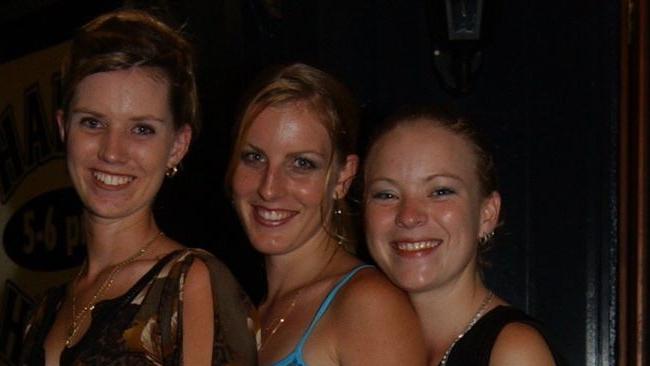 Suzi Killey, Kelly Paterson & Andrea Holland at Mantaz Pic Bryan Lynch AD506046