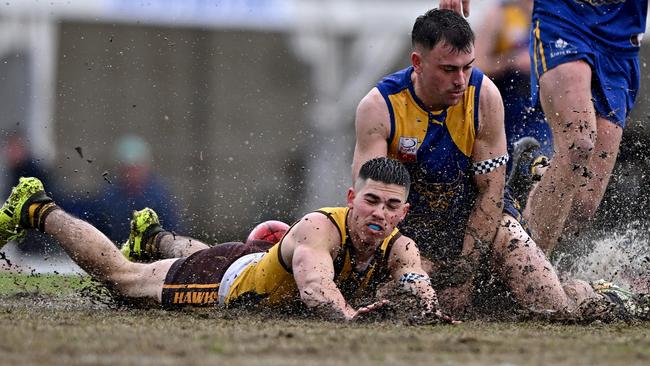 It was wet and wild across Melbourne. Picture: Andy Brownbill