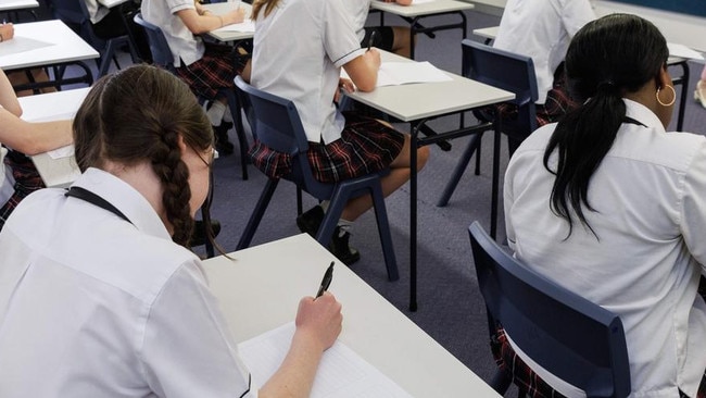 Queensland teachers will vote on fighting for an extra week of personal leave and an increase in superannuation contributions.