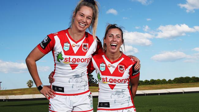 Apps with her St George Illawarra skipper Sam Bremner. (Phil Hillyard)