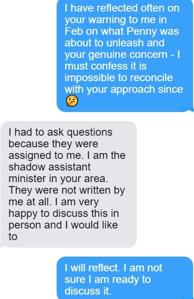 The text exchange between Kimberley Kitching and Linda Reynolds.