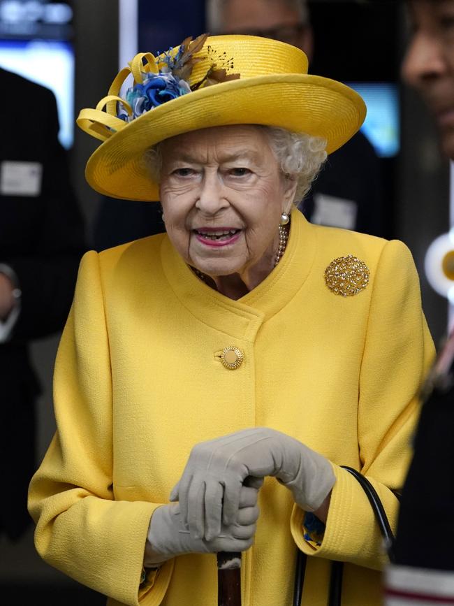 Queen Elizabeth II and Prince Edward visit Paddington Station ahead of the new 'Elizabeth Line' opening next week. Picture: Getty Images.