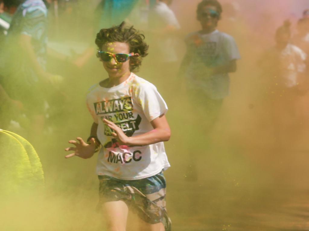 Colour run NT. Picture: NCA NewsWire / Glenn Campbell