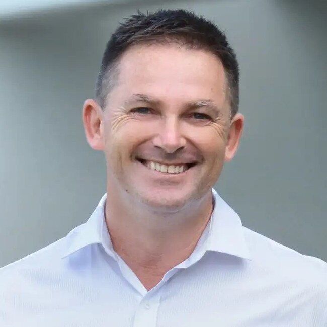 Originally from Melbourne, former McDonald’s and Vodafone store manager Paul Skinner and his wife Zoe relocated to the Whitsundays about 12 years ago, both joining the Ray White Whitsunday team in 2010.