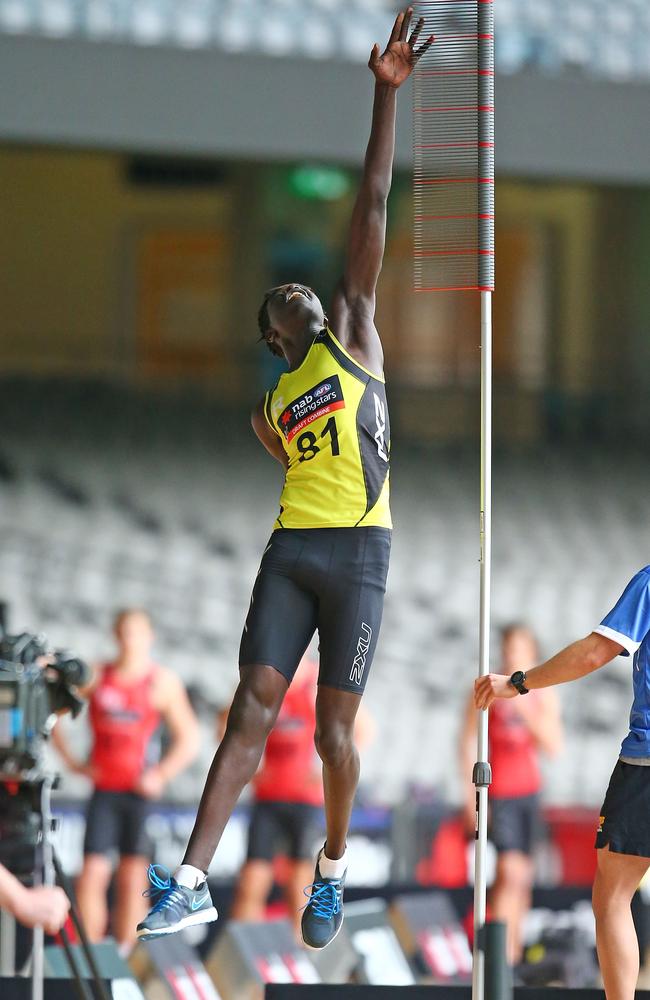 afl-draft-2015-nic-naitanui-s-vertical-jump-record-equalled-by-sudan