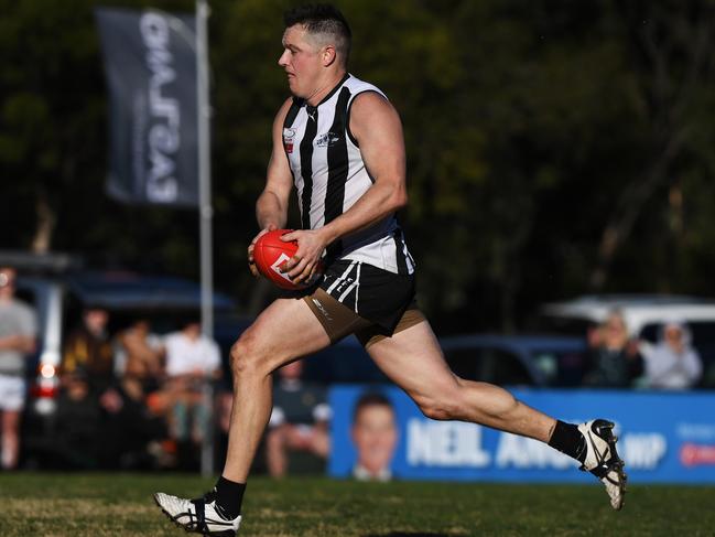 Marc Williams is seen in action during the EFL Div 3 qualifying final at East Burword Reserve, Melbourne, Saturday, August 25, 2018. Scoresby v Boronia. (AAP Image/James Ross) NO ARCHIVING