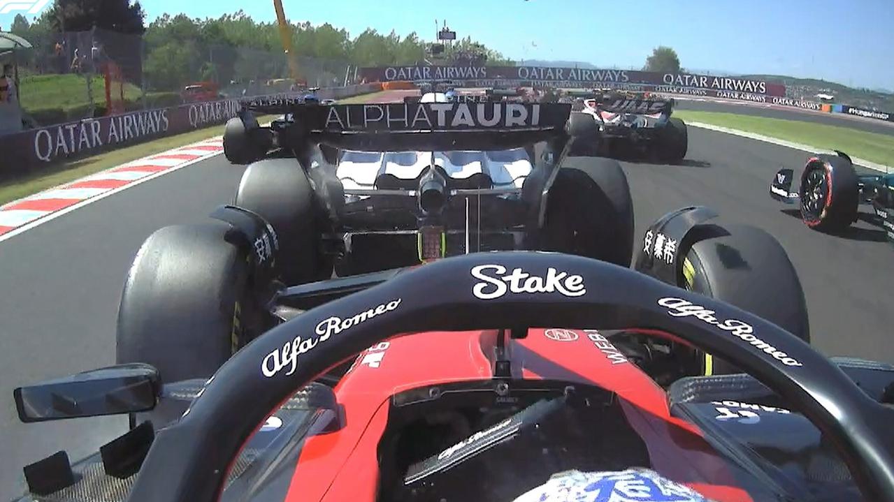 El incidente de Guanyu Zhou y Daniel Ricciardo en la curva 1 del Gran Premio de Hungría de 2023