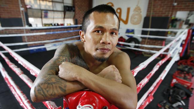 Jeff Horn will spar Filipino boxer Czar Amonsot as he ramps up preparation for his fight with Manny Pacquiao.