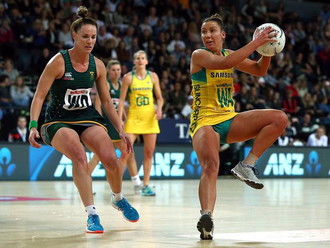 AUCKLAND, NEW ZEALAND - SEPTEMBER 15:  Kelsey Browne in action for Australia during the Quad Series Netball Test match between Australia Diamonds and South Africa on September 15, 2018 in Auckland, New Zealand.  (Photo by Renee McKay/Getty Images)