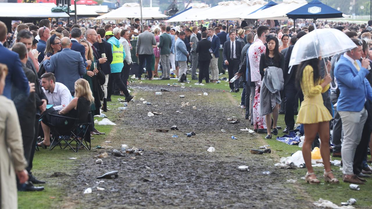 It was hard to avoid the mud. Picture: Dave Crosling/AAP