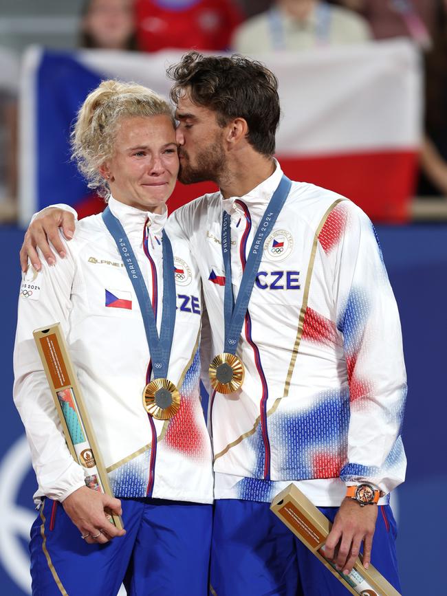 Katerina Siniakova and Tomas Machac of Team Czechia. Picture: Clive Brunskill/Getty Images)