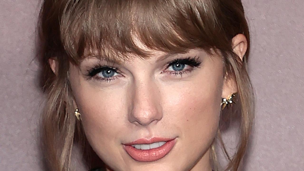 Taylor Swift Brutally Slammed For Her Private Jet Usage, Netizens Say  We've To Use Paper-Straw To Save The Planet