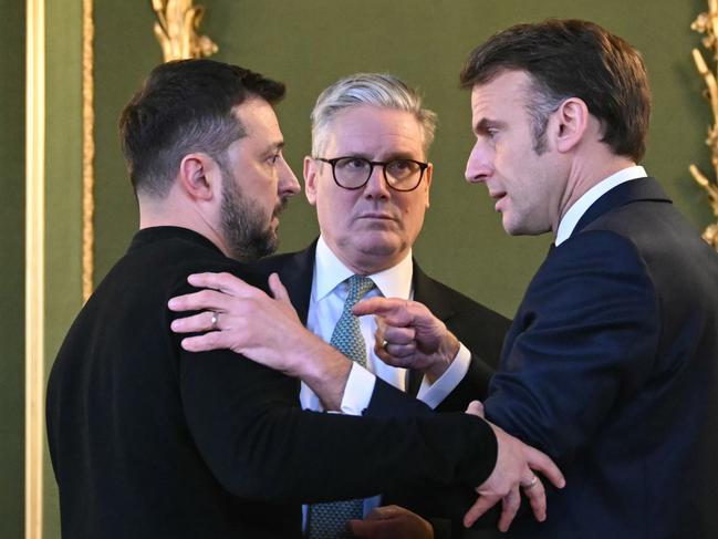 LONDON, ENGLAND - MARCH 2: (L-R) Ukraine's President Volodymyr Zelensky, Britain's Prime Minister Keir Starmer and France's President Emmanuel Macron hold a meeting during a summit at Lancaster House on March 2, 2025 in London, England. Following this week's meetings between Keir Starmer, Emmanuel Macron, and US President Donald Trump, a meeting convenes in London with European leaders to discuss future peace in Ukraine. (Photo by Justin Tallis - WPA Pool/Getty Images)