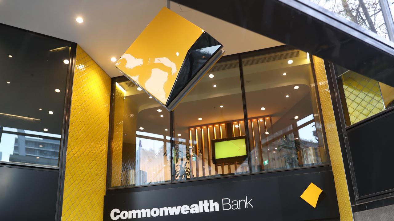 Commonwealth Bank dropped its lowest variable rate by 0.15 per cent on Thursday. Picture: NCA NewsWire / David Crosling