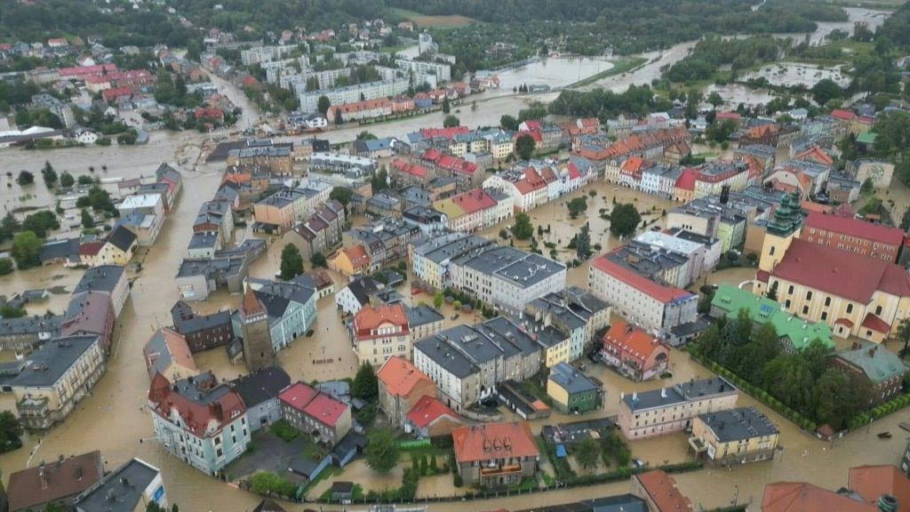 Storm Boris lashes central Europe, toll climbs to 18