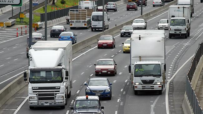 Trucks will be permanently banned from the right-hand lane on the Monash Freeway.