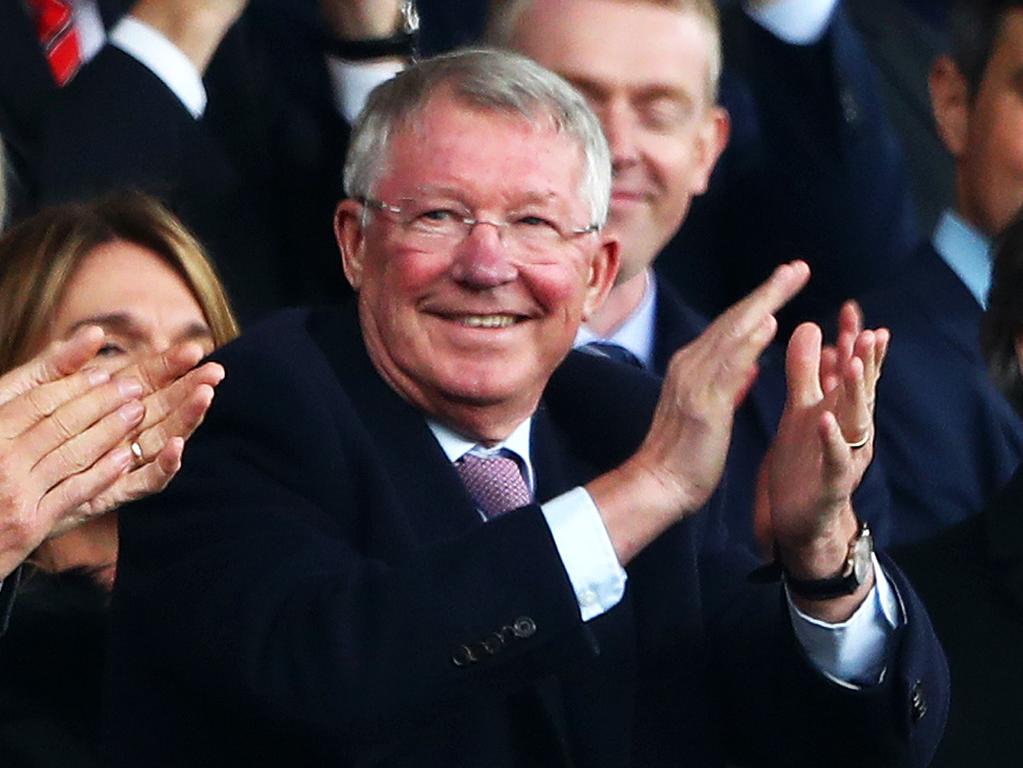 MANCHESTER, ENGLAND - SEPTEMBER 22:  Sir Alex Ferguson applauds fans prior to the Premier League match between Manchester United and Wolverhampton Wanderers at Old Trafford on September 22, 2018 in Manchester, United Kingdom.  (Photo by Matthew Lewis/Getty Images)