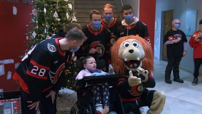 Ottawa Senators, Spartacat pay visit to children’s hospital | Geelong ...