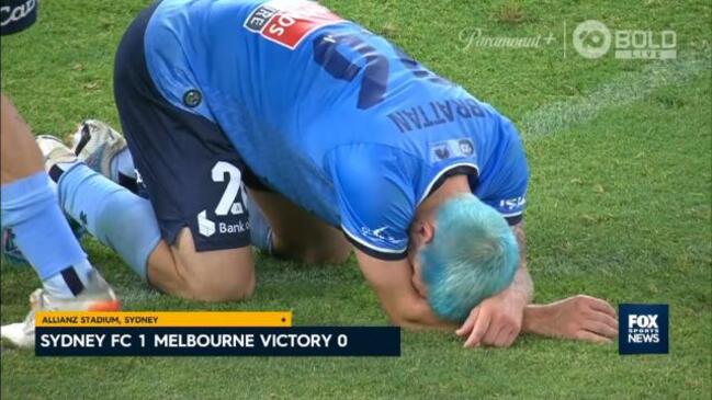 Sydney FC too good for Melbourne Victory in Big Blue