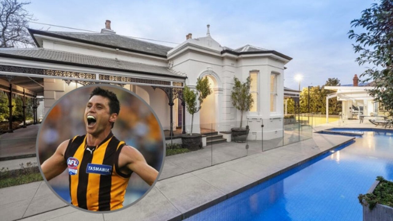 Brownlow Medallist Shane Crawford has sold his Brighton home.