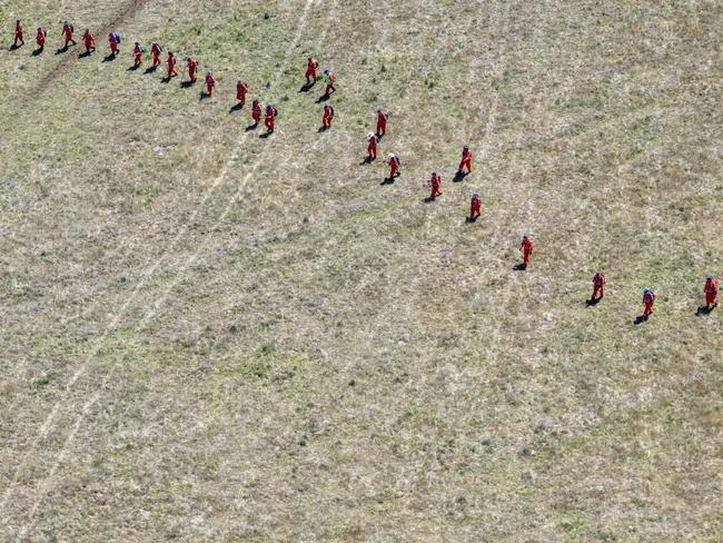 SES crews during a large-scale search in Buninyong for missing Ballarat East woman Samantha Murphy. Picture: Ian Wilson