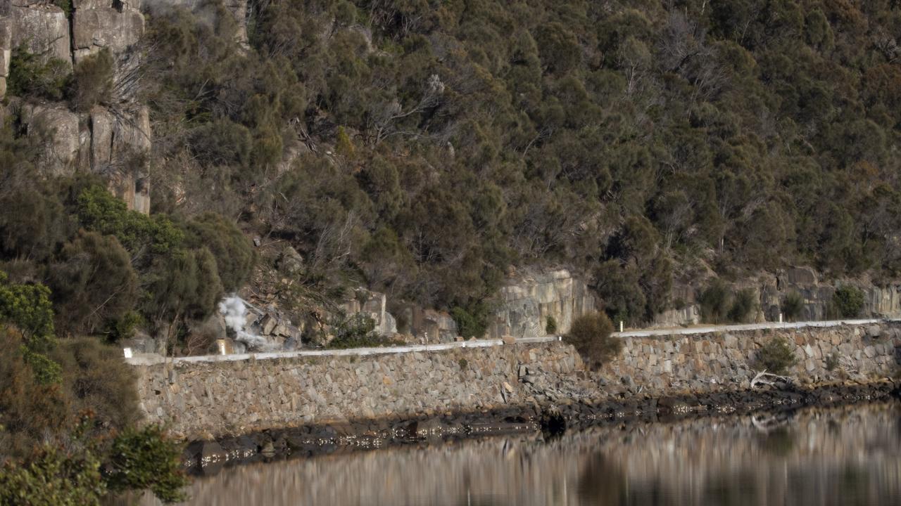 Rock removal along the Tasman Highway at Paradise Gorge. Photo: Luke Bowden/ABC